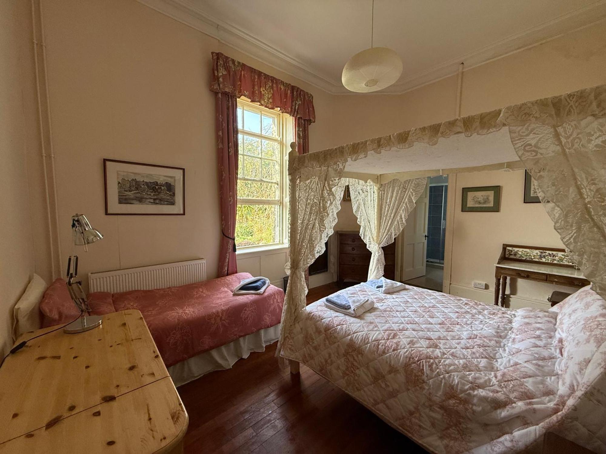 Shannon River House & Gardens * Limerick Junction