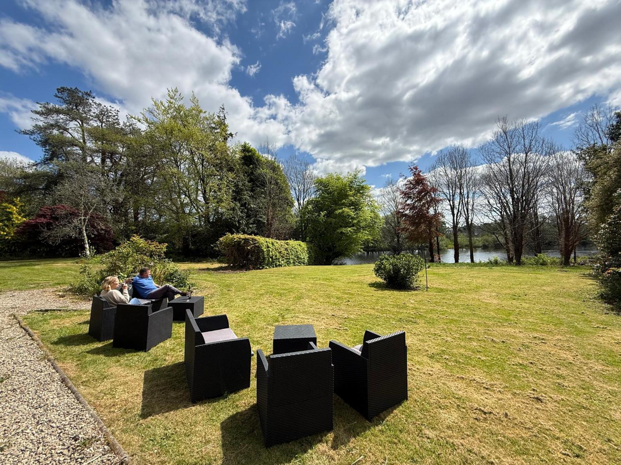 Privatunterkunft Shannon River House & Gardens *